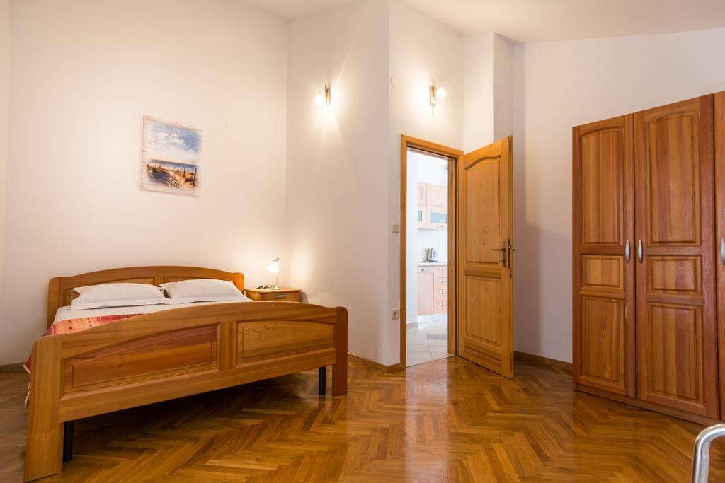 Apartments Basilea Biograd Na Moru Quarto foto