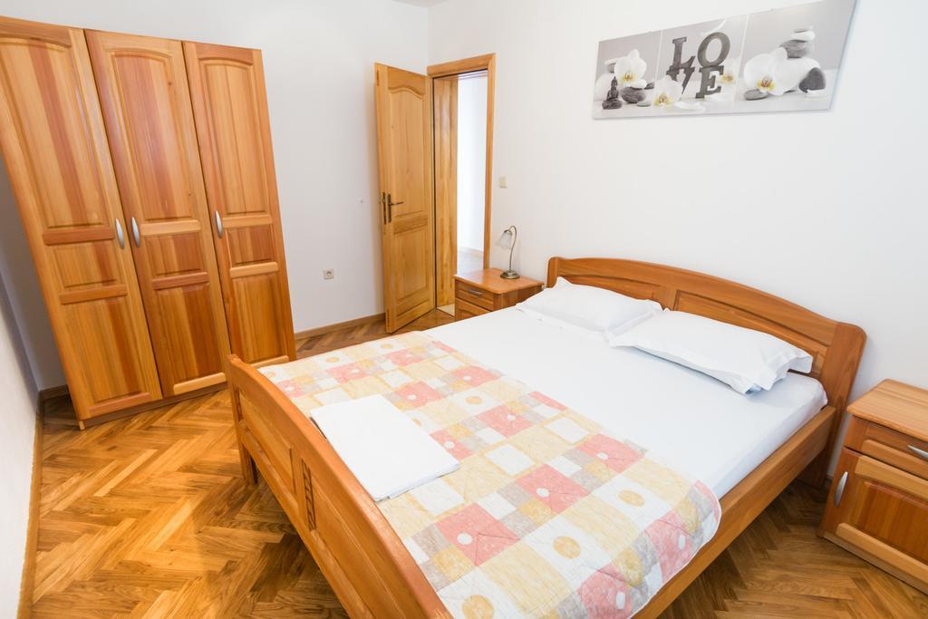 Apartments Basilea Biograd Na Moru Quarto foto